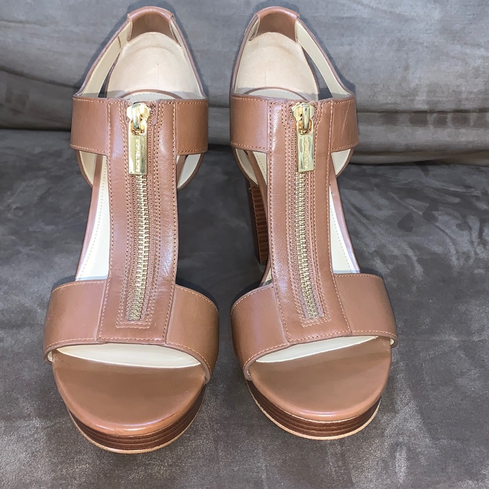 Women's  Michael kors Berkley T-Strap Sandel